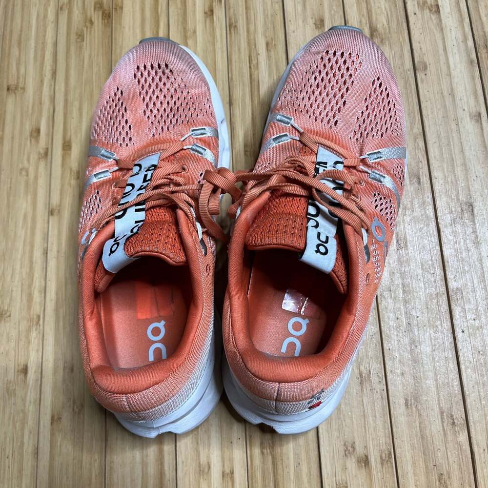 OnCloud surfer Orange  women’s Running Shoes Size W9